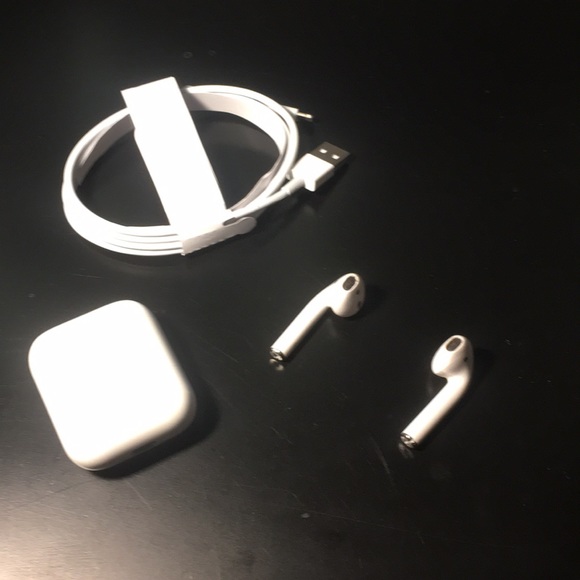Apple AirPods Gen 1 - Picture 3 of 3